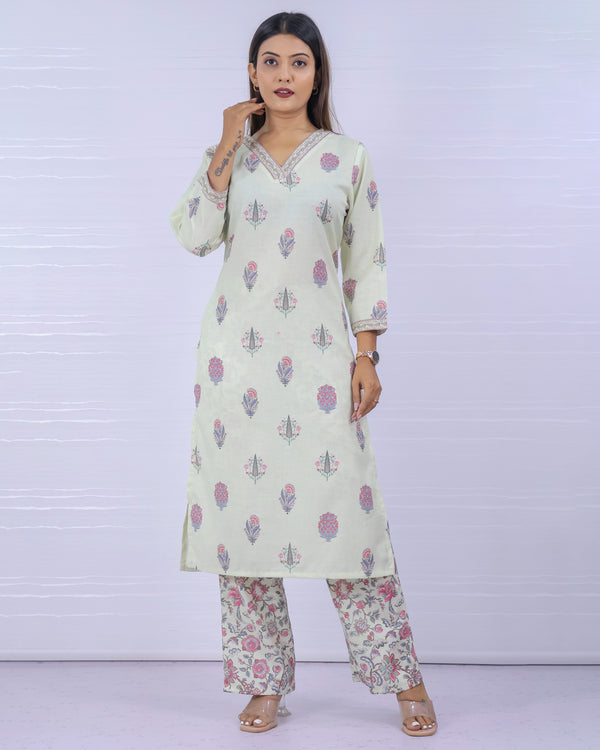 Women Off-White Floral Printed Kurta With Pant