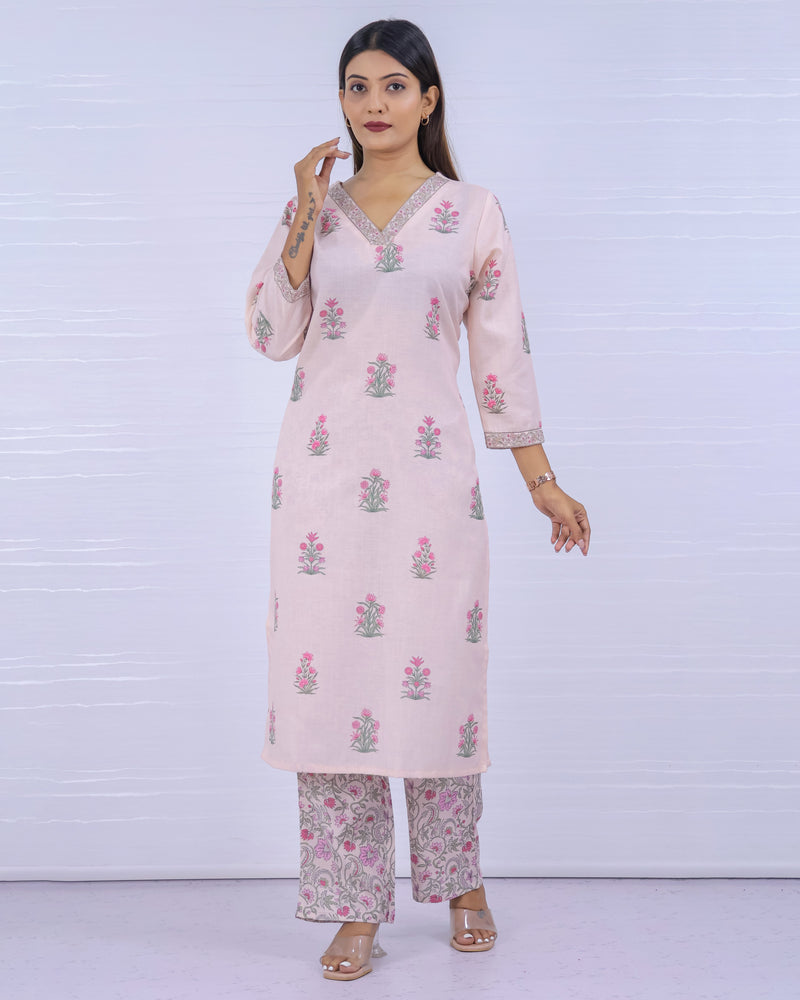 Women Pink Floral Printed Kurta With Pant