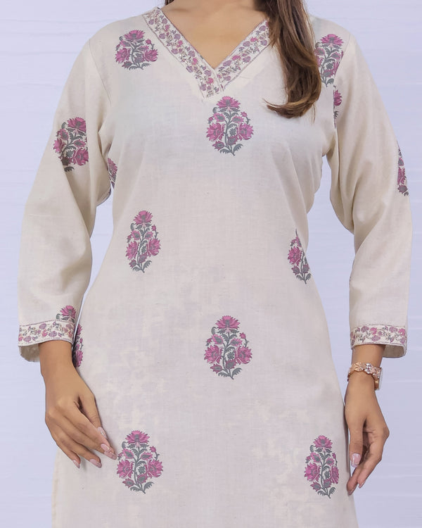 Women Off-White Floral Printed Kurta With Pant