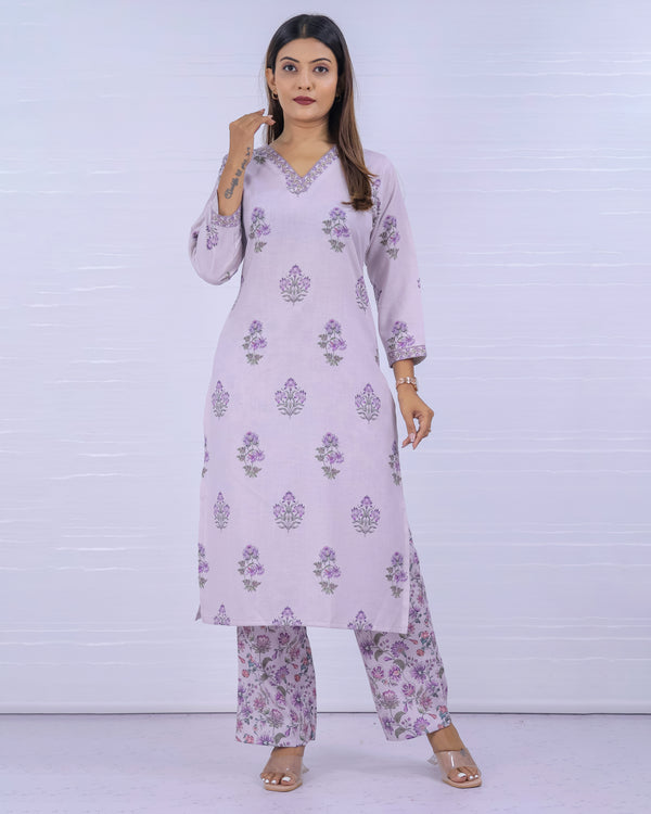 Women Purple Floral Printed Kurta With Pant