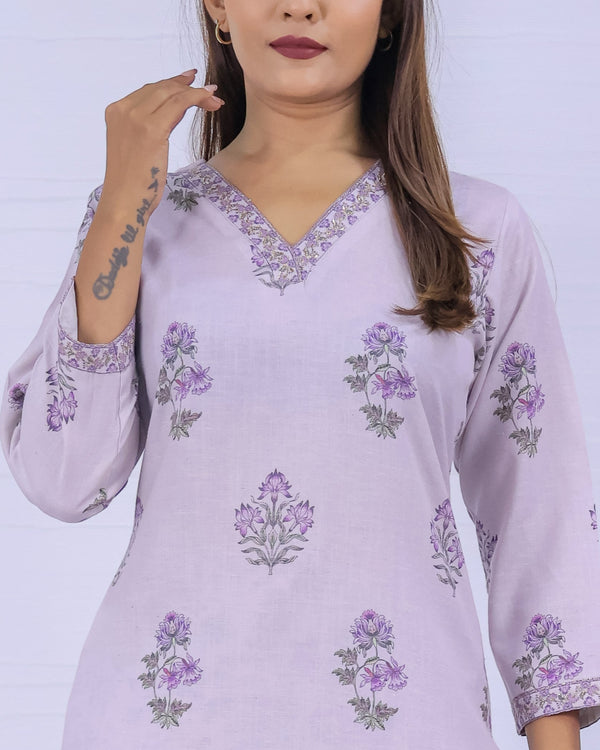 Women Purple Floral Printed Kurta With Pant