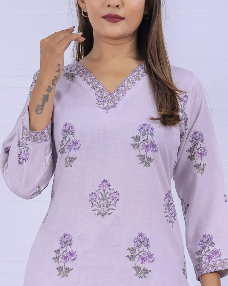 Women Purple Floral Printed Kurta With Pant