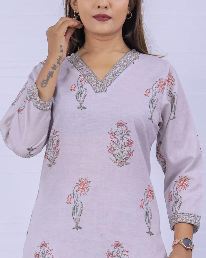 Women Purple Floral Printed Kurta With Pant